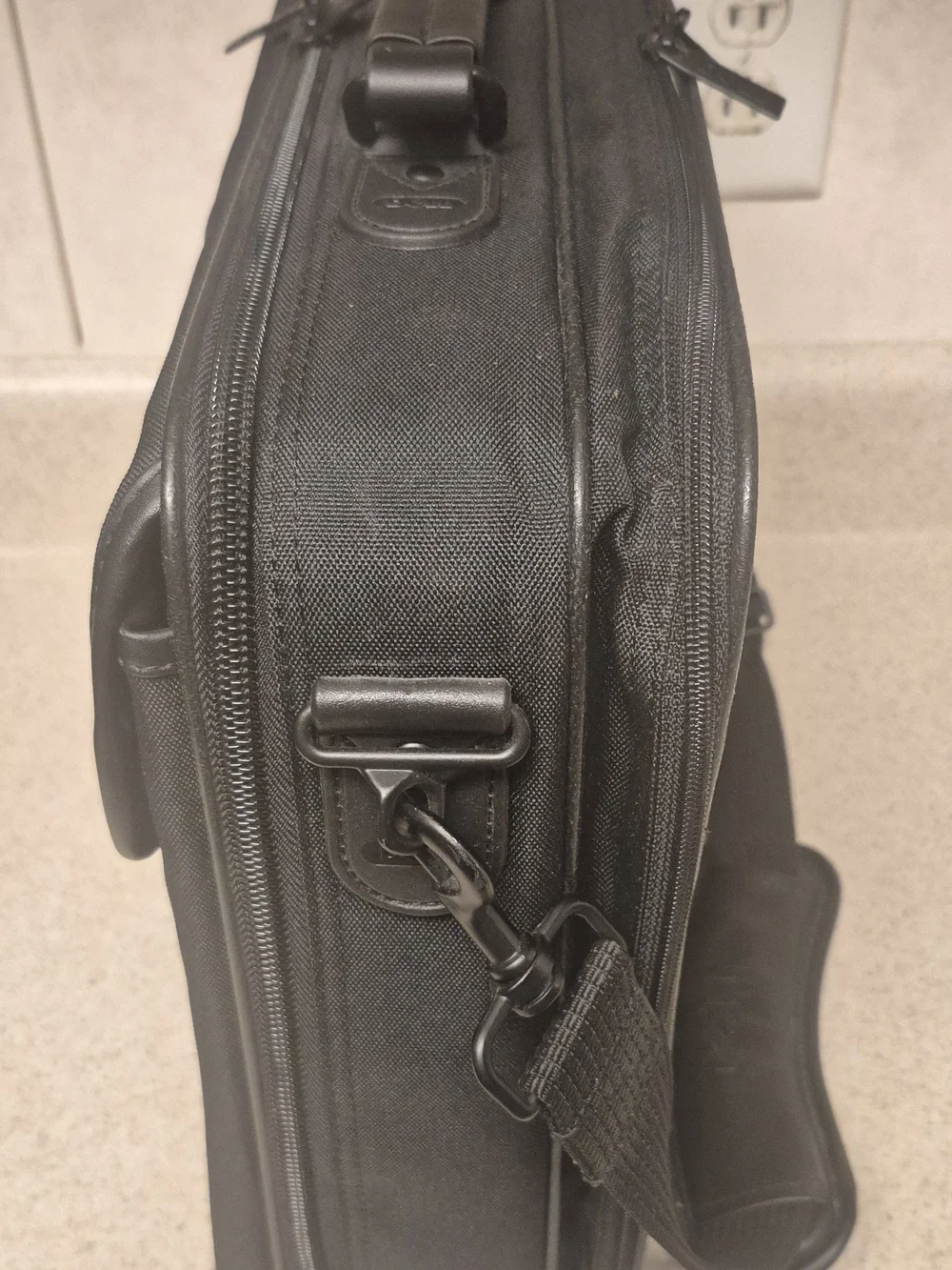 Black Laptop Messenger Bag - Dell